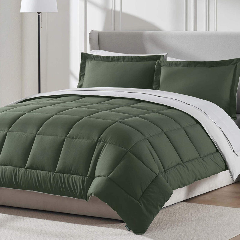 Ensemble d'édredon réversible avec draps Bed-in-a-bag, Édredon très grand + 7 articles supplémentaires, Vert olive