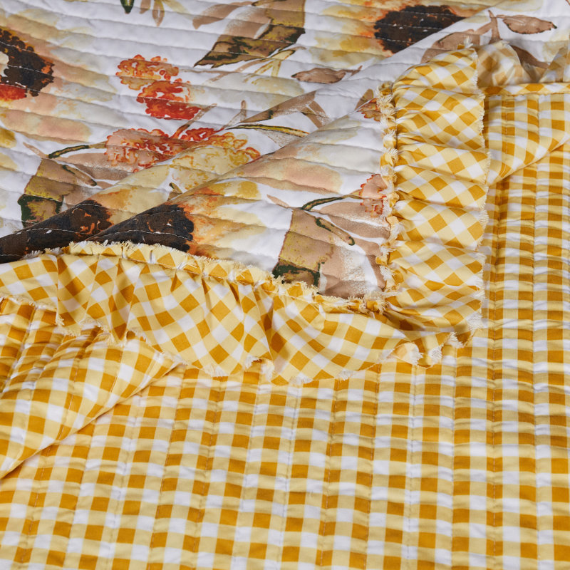 Somerset Sunflower Checkered Reversible Quilt Set with ruffle trim, Queen Quilt + 2 Standard Shams