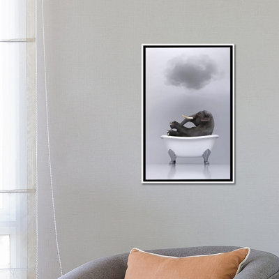 «Elephant Relaxing in the Bath» par Mike Kyiv - reproduction d'art