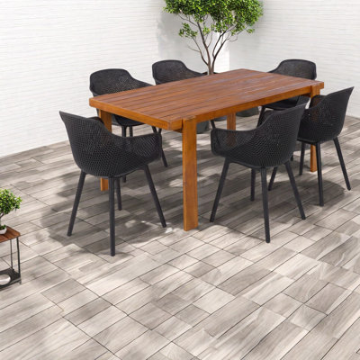 Morceaux de salle à manger modernes, table en bois d'acacia, chaises noires