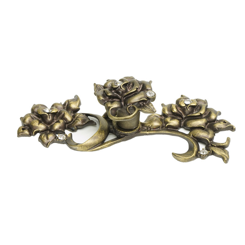Dans le jardin, rosette, bouton de feuille et écusson de rose décoré de, Laiton antique
