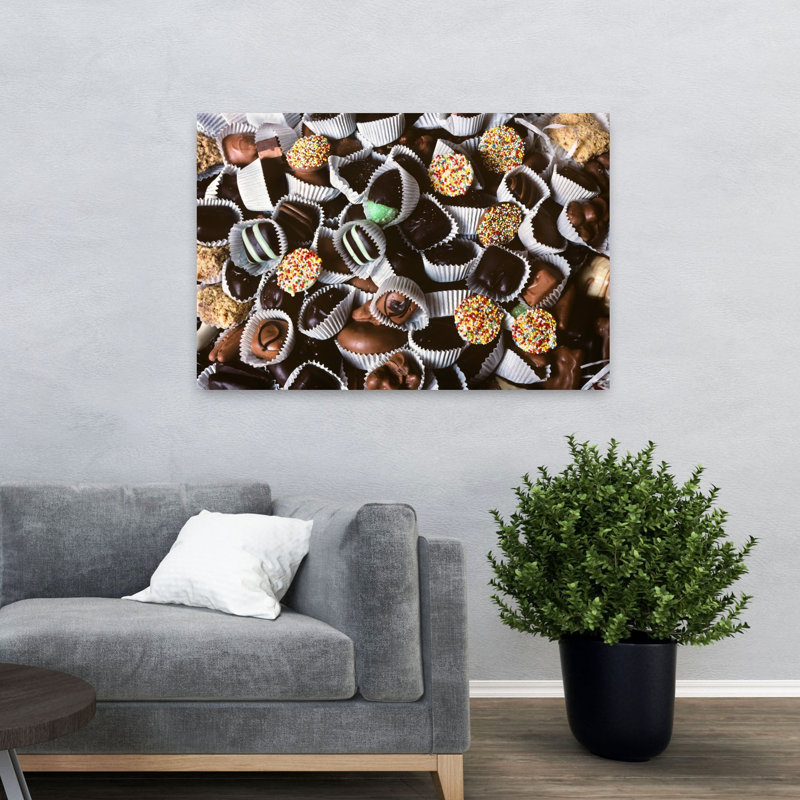 Art mural contemporain, bonbons au chocolat et coupes en papier blanc, H 32 po x l 48 po