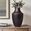 Vase de table en céramique fabriqué à la main en grès et terre cuite; vase brun doré