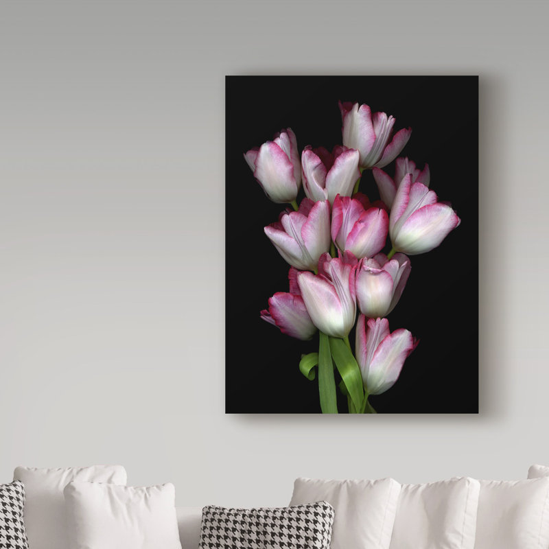 «Tulips» par Dosta, impression sur toile tendue, H 19 po x l 14 po x P 2 po