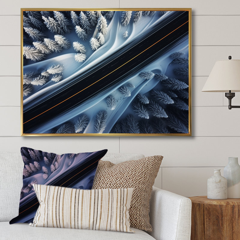 Endless Road Into Winter Forest IV - Art mural sur route, Cadre flottant doré, H 30 po x l 40 po x P 1,5 po