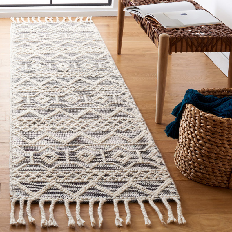 Natura Hand Woven Wool/Cotton Geometric Rug in Ivory/Black, Runner 2'3" x 9'