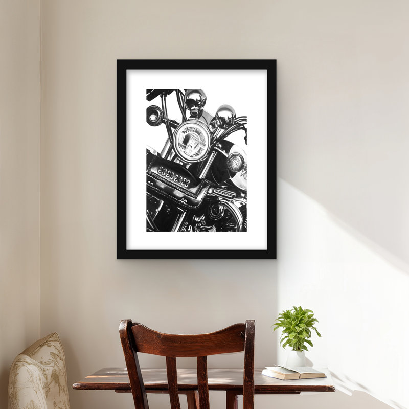 «Realistic Moto - Hyperrealist Man Cave», reproduction encadrée