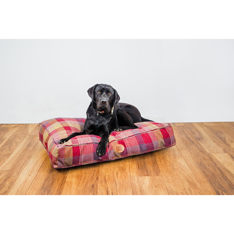 Chloe FAUX WOOL Pet Bed
