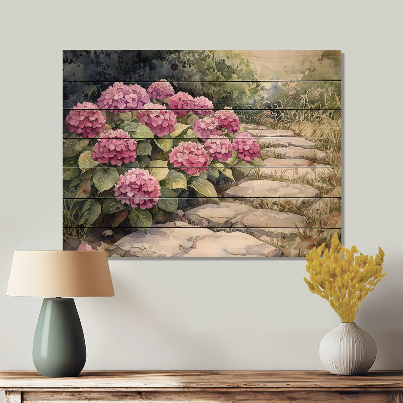 Hortensias par le chemin de pierre III - décoration murale en bois d'hortensias - sur bois de pin naturel, H 10 po x l 20 po
