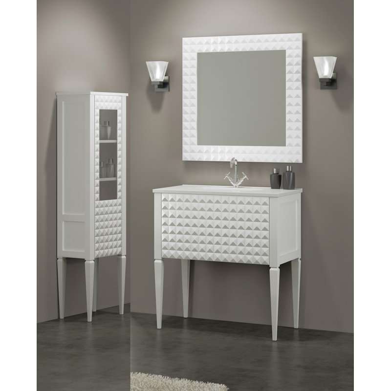 Diamond Solid Wood Freestanding Linen Tower