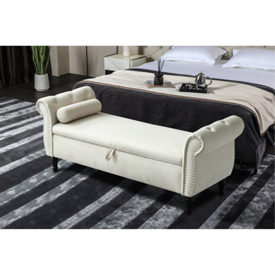 Repose-pieds en velours beige avec rangement et construction - polyvalent pour la chambre à coucher, le couloir, la garniture cloutée élégante