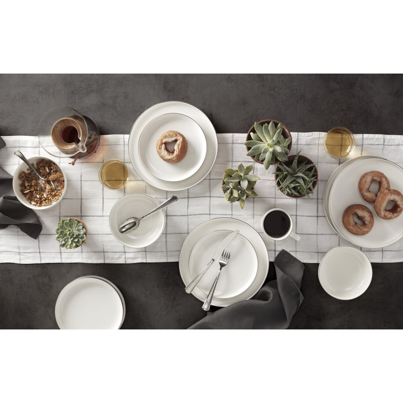 Ensemble de 4 grandes tasses noires Oneida, 24 pièces