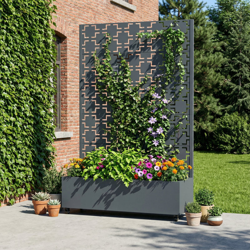 Boîte à fleurs en métal avec treillis et roues, H 72 po x l 47 po x P 16 po, Gris foncé