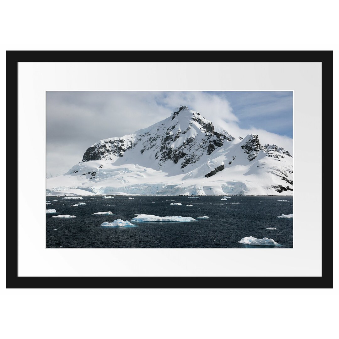 Gerahmtes Poster Schneebedeckte Bergspitze