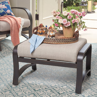 Repose-pieds d'extérieur Chamber en métal avec coussin Sunbrella