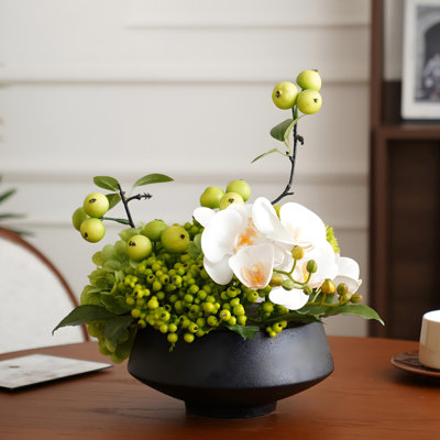 Ornements de fleurs simulées