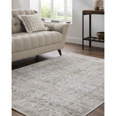 Boltri Traditional Machine Woven Area Rug