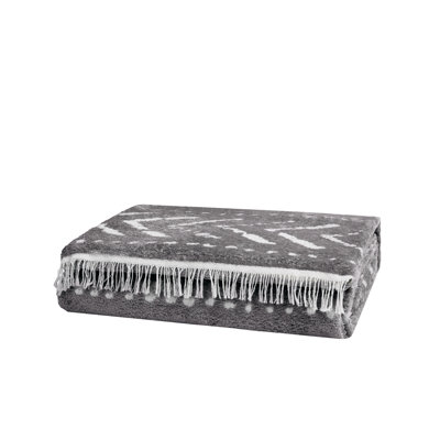 Polyester Jacquard Chevron / Zig Zag Coverlet