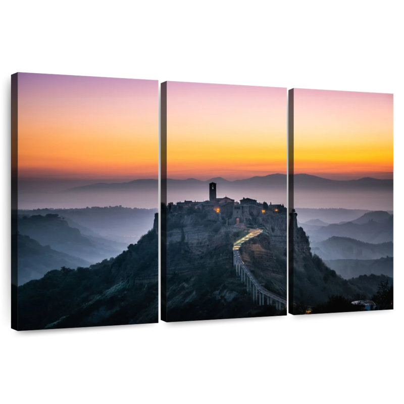 La civita di Bagnoregio au coucher du soleil