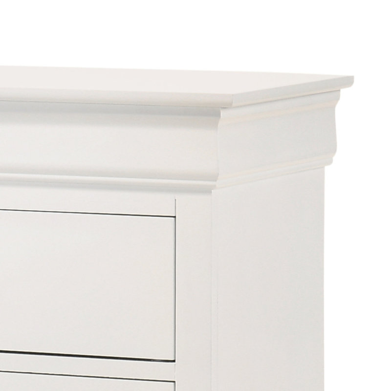 Commode blanche au design traditionnel - Bases et moulures courbées