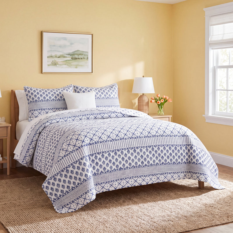 Willards Scandinavian Geometric Shapes Quilt, King Quilt + 2 Shams, Navy/White