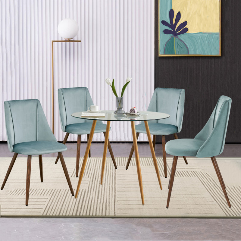 Ensemble repas pour quatre personnes, Chêne