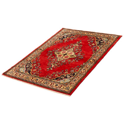 Tapis rouge Anadol 4 pi 4 po x 6 pi 3 po