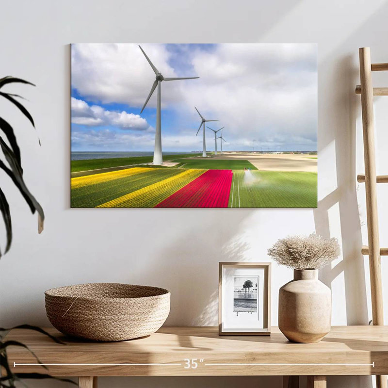 Éoliennes et champs de tulipes Lilie, H 16 po x l 24 po
