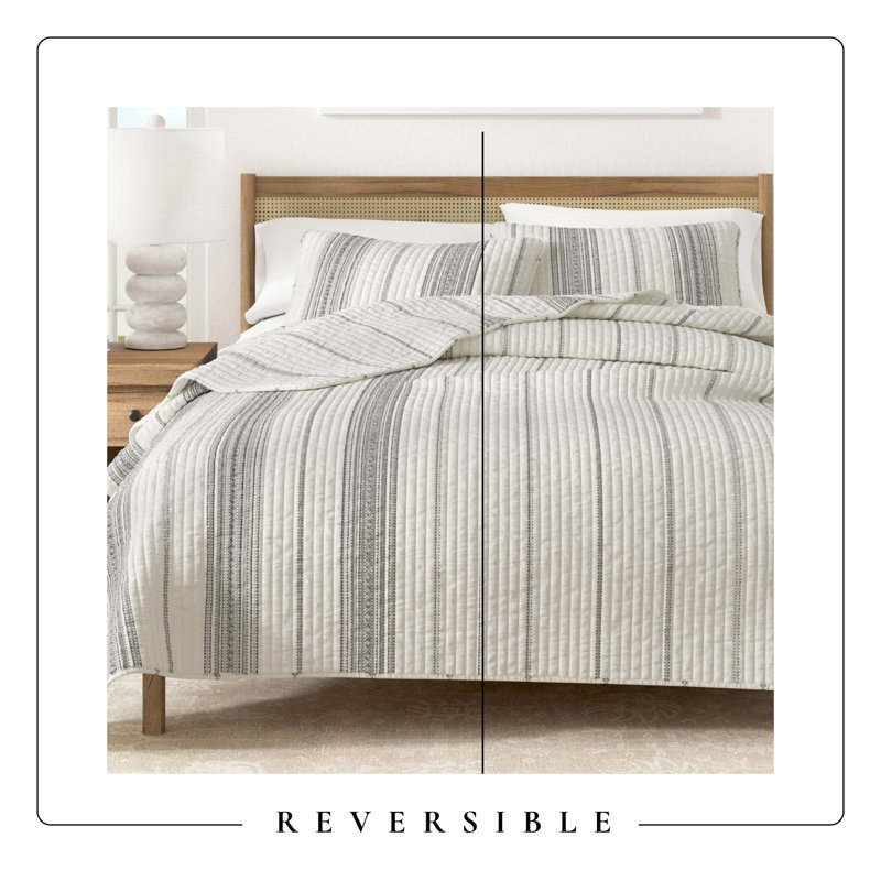 Striped Farmhouse Reversible Quilt Set with Shams, Twin / Twin XL Quilt + 1 Standard Sham, Cream / Gray