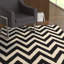 Tapis à chevrons en laine touffeté à la main Sanyla Cambridge-22983632