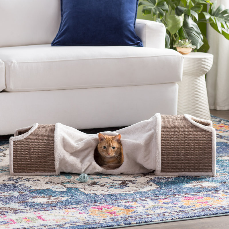 Trixie - Tunnel pour chat et condos, 2 grottes pour chat reliées par un tunnel ludique Peek-a-Boo, surface de grattage en sisal, jouets pour chat suspendus