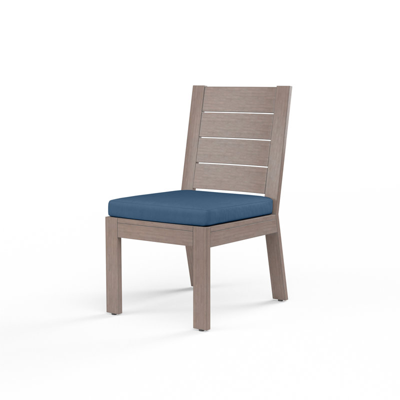 Chaise de terrasse avec coussin Laguna, Spectre indigo Sunbrella®