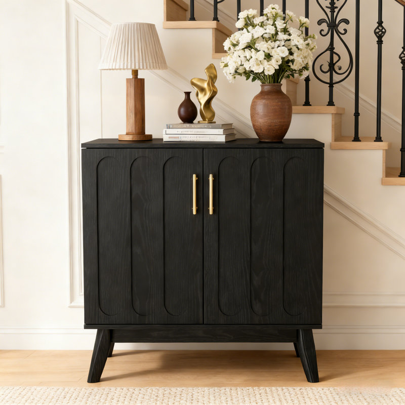 Buffet Mid-Century moderne avec portes cannelées et tablettes réglables, armoire de rangement à finition noyer pour le salon, la salle à manger et le vestibule