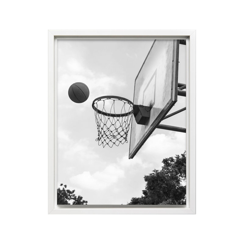 Photographie de basketball n ° 1, 12"H x 16"W, Canvas, White Framed
