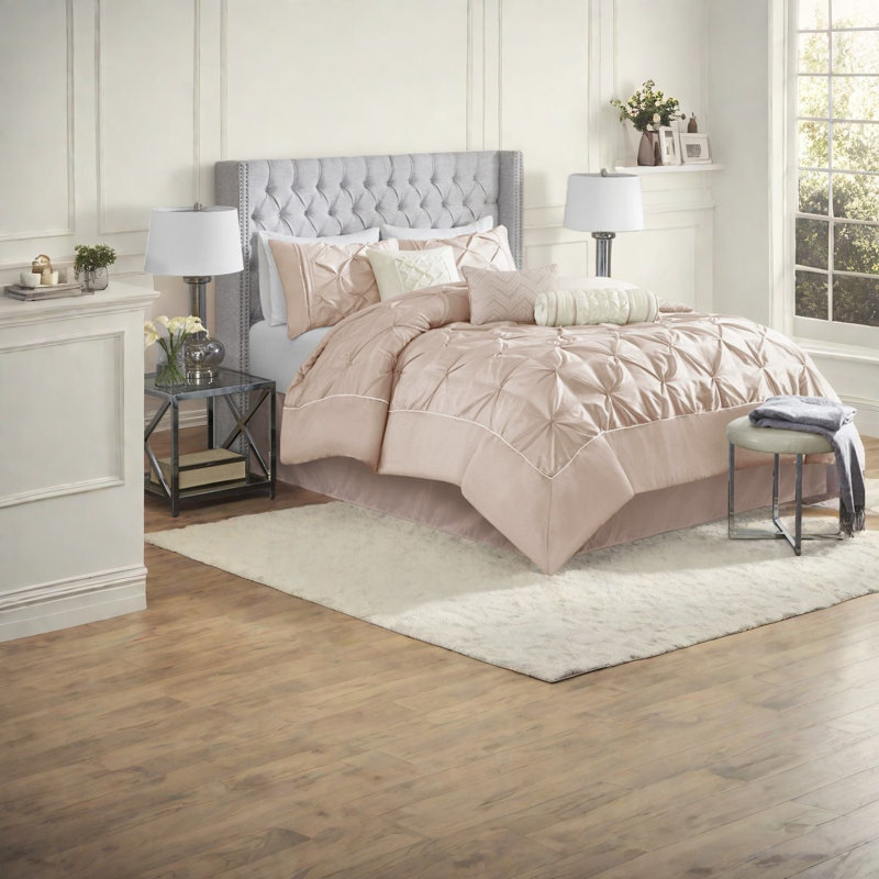 Ensemble de literie 7 pièces Elegant Blush, édredon en polyester hypoallergénique pour très grand lit