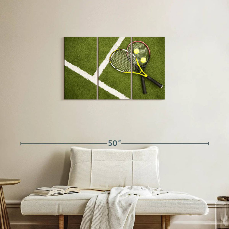 Raquettes de tennis sur le court, H 20 po x l 33 po