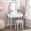 Commode de meuble-lavabo de luxe à finition blanche avec miroir et tabouret à DEL, grand rangement pour les cosmétiques et les accessoires-116127569