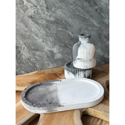Ensemble de bougies élégantes (3 pièces), en béton gris et blanc, comprend une bougie de 3,1 x 3,1 x 1,6 pouces, un objet de 3,1 x 3,1 x 3,9 pouces, une assiette de 7,1 x 3,5 x 0,8 pouces | Décoration durable et élégante pour la maison et les évé