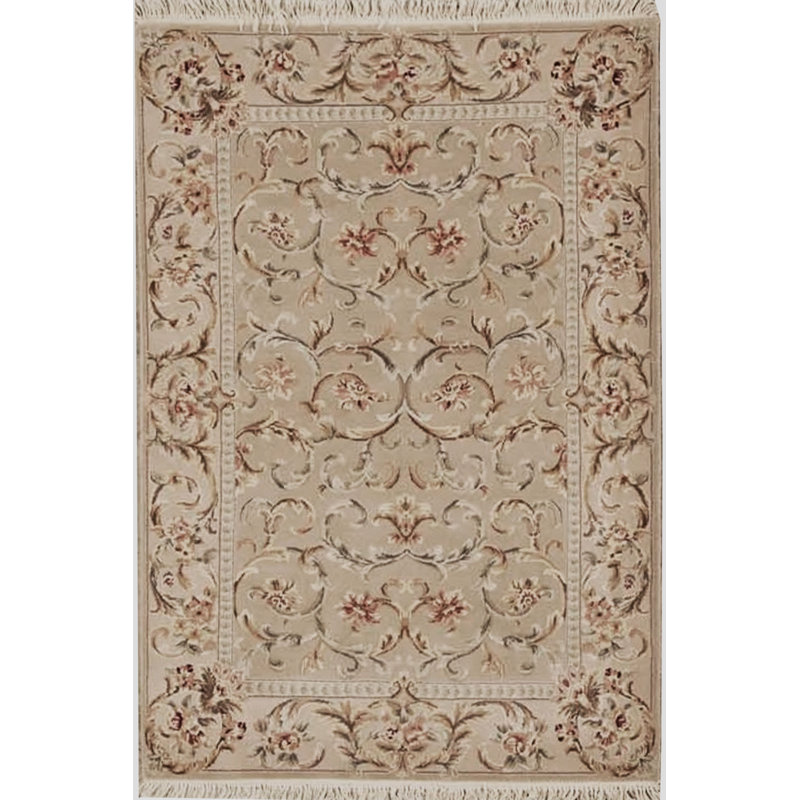 Floral Area Rug in Beige/Brown