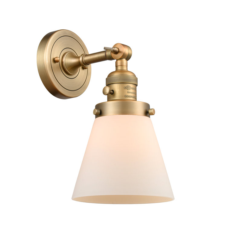 Applique murale 1 lumière Cone, Boîtier blanc mat, Ampoule DEL rétro de 3,5 watts, Laiton brossé