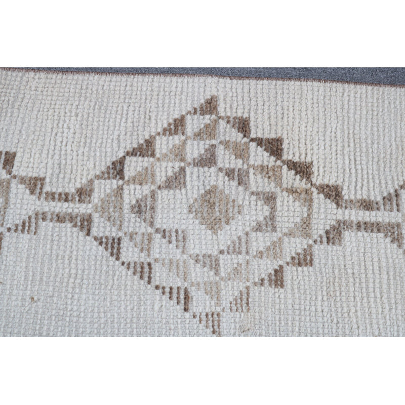 Tapis de style tribal turc vintage beige en laine tissée à la main pour un décor de couloir bohémien