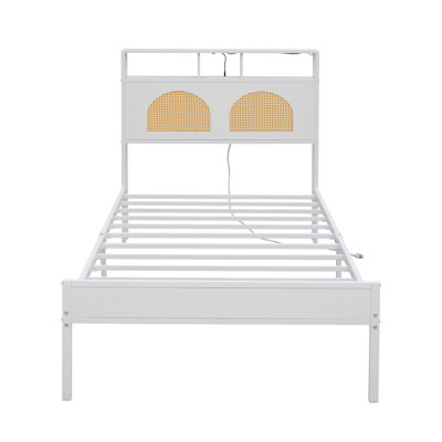 Structure de lit simple en rotin classique l 40,9 x P 81,5 x H 40,3 avec DEL et station de charge