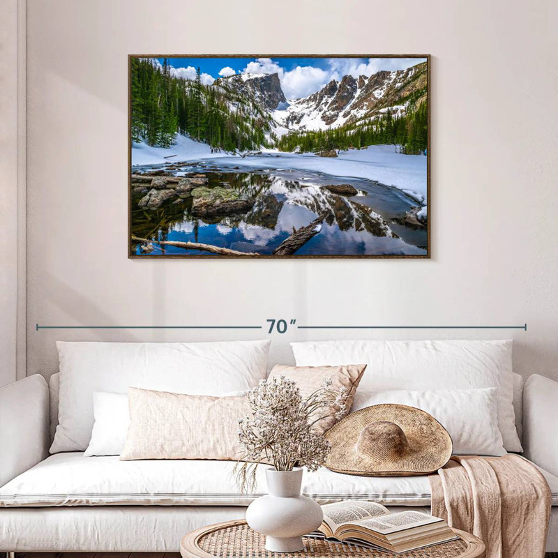 Lac de rêve dans les montagnes Rocheuses, Cadre flottant noyer, 43 po x 29 po