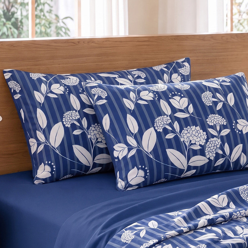 Taies d'oreiller bleues à fleurs, lot de 2 (taille Queen), motif floral bleu marine à rayures et feuilles, douces et respirantes, 100 % coton, fermeture portefeuille, style shabby chic.