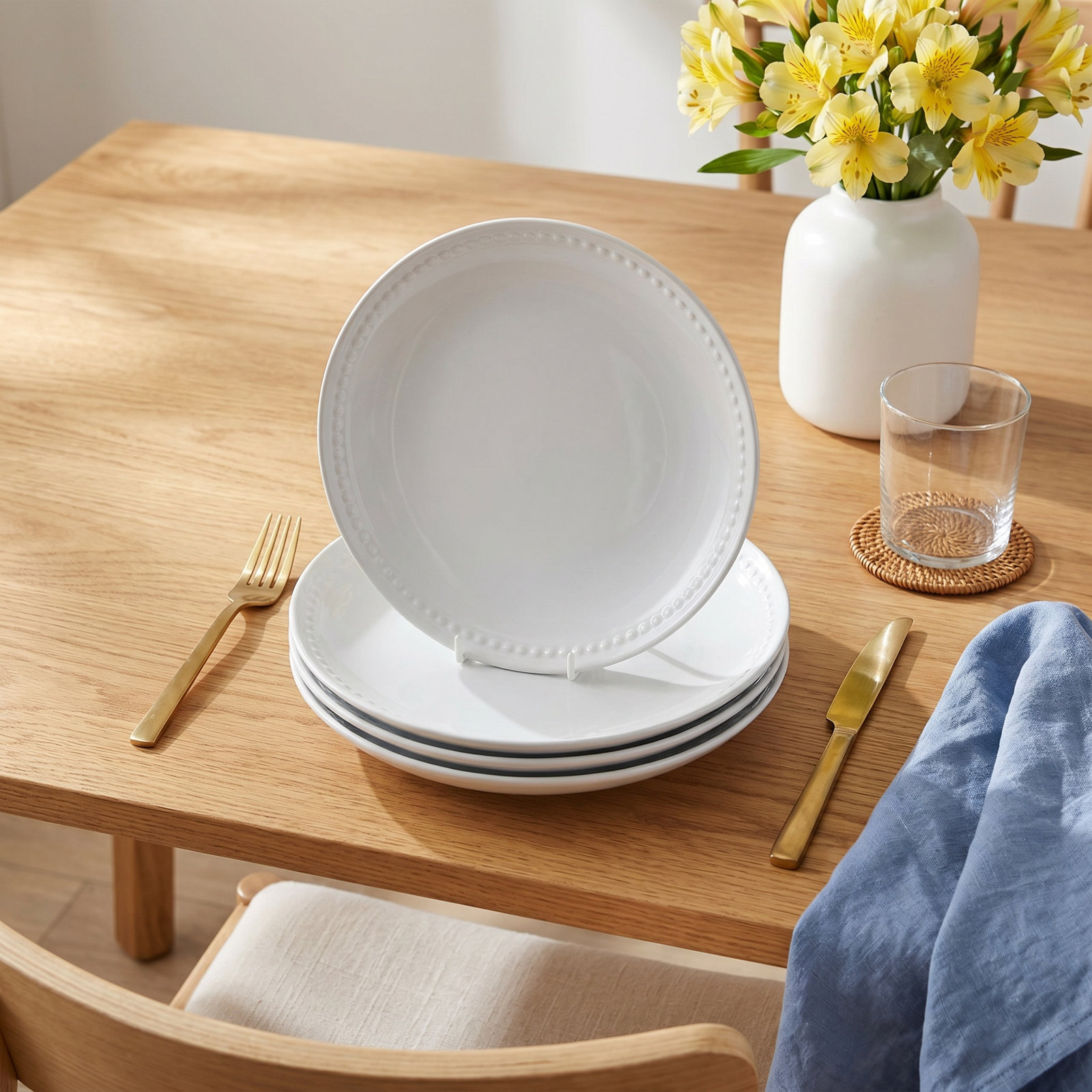Everyday White 9" Porcelain Salad Plate