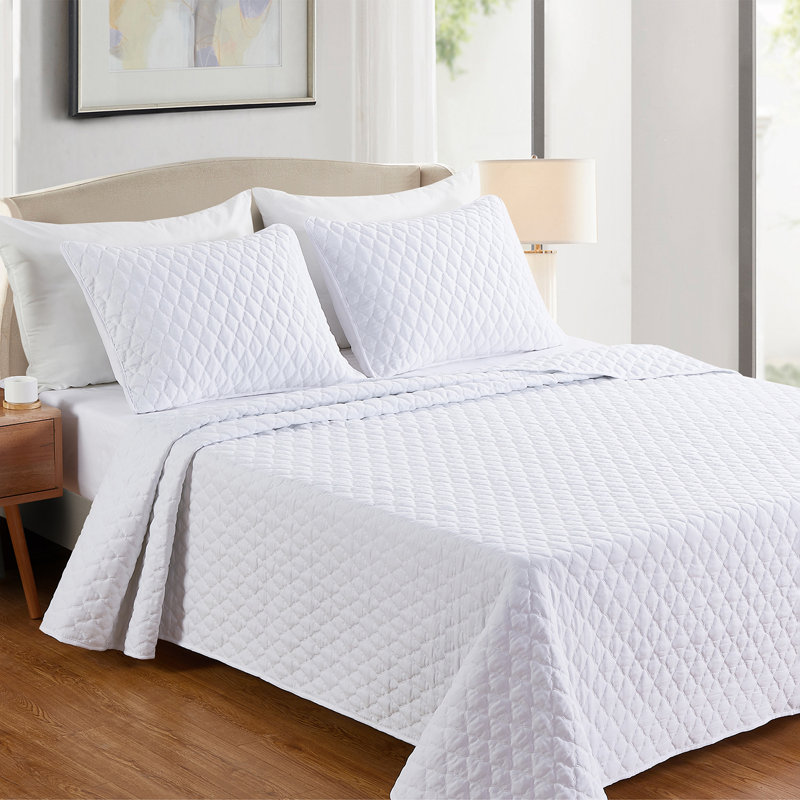 Diamond Stitch Quilt Set, King Quilt + 2 King Shams, White