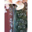 Ensemble de 2 vases carrés en verre avec fleurs en relief H 16 "