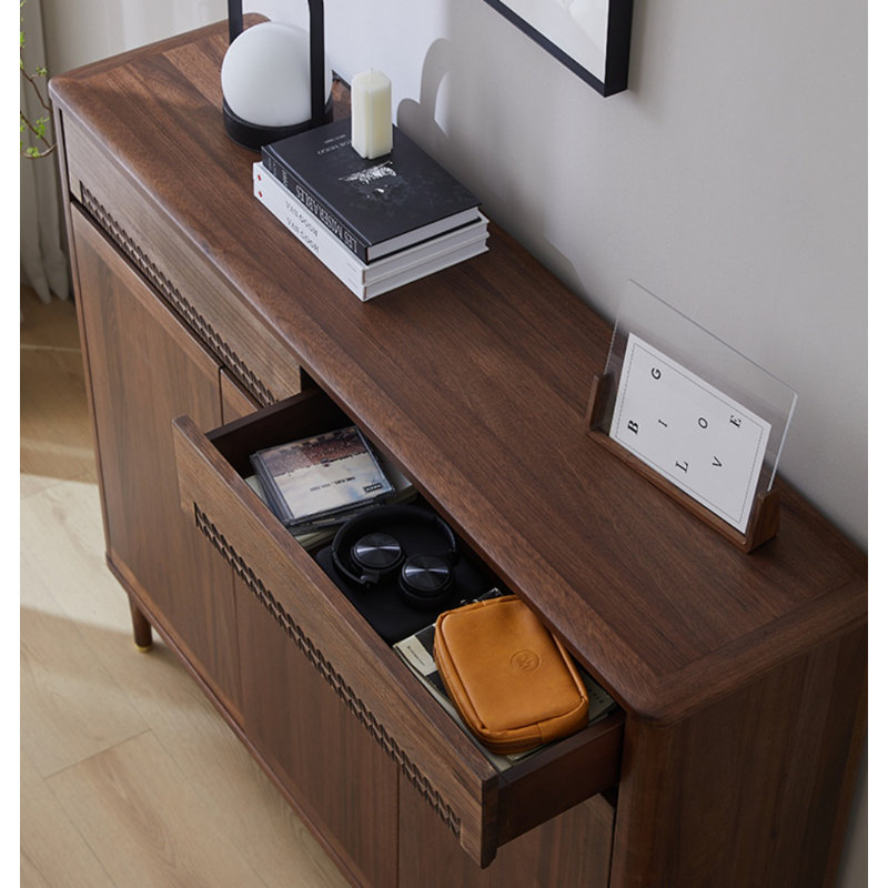 Buffet décoratif simple en bois massif
