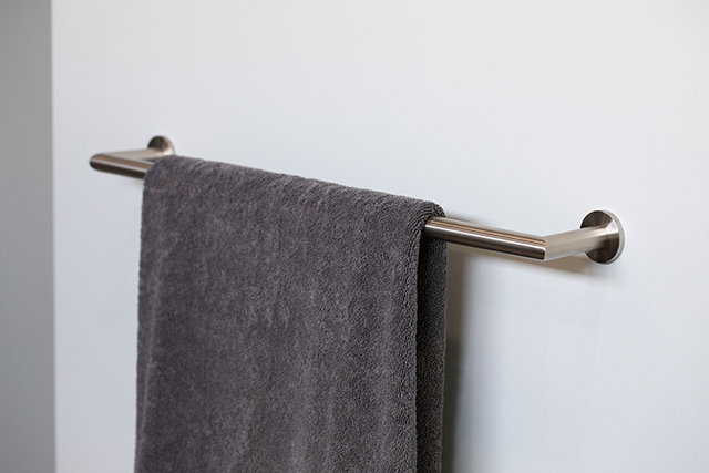 Kubic 1 Wall Mounted Towel Bar, Satin Nickel