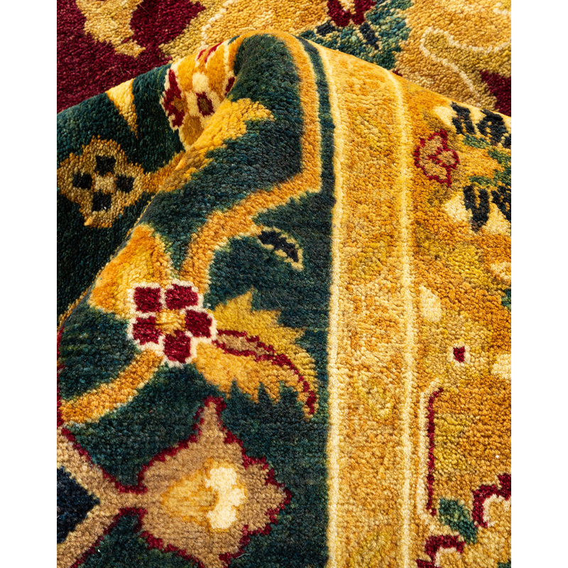 Tapis unique noué à la main Keenan - rouge, 8 pi 3 po x 9 pi 10 po